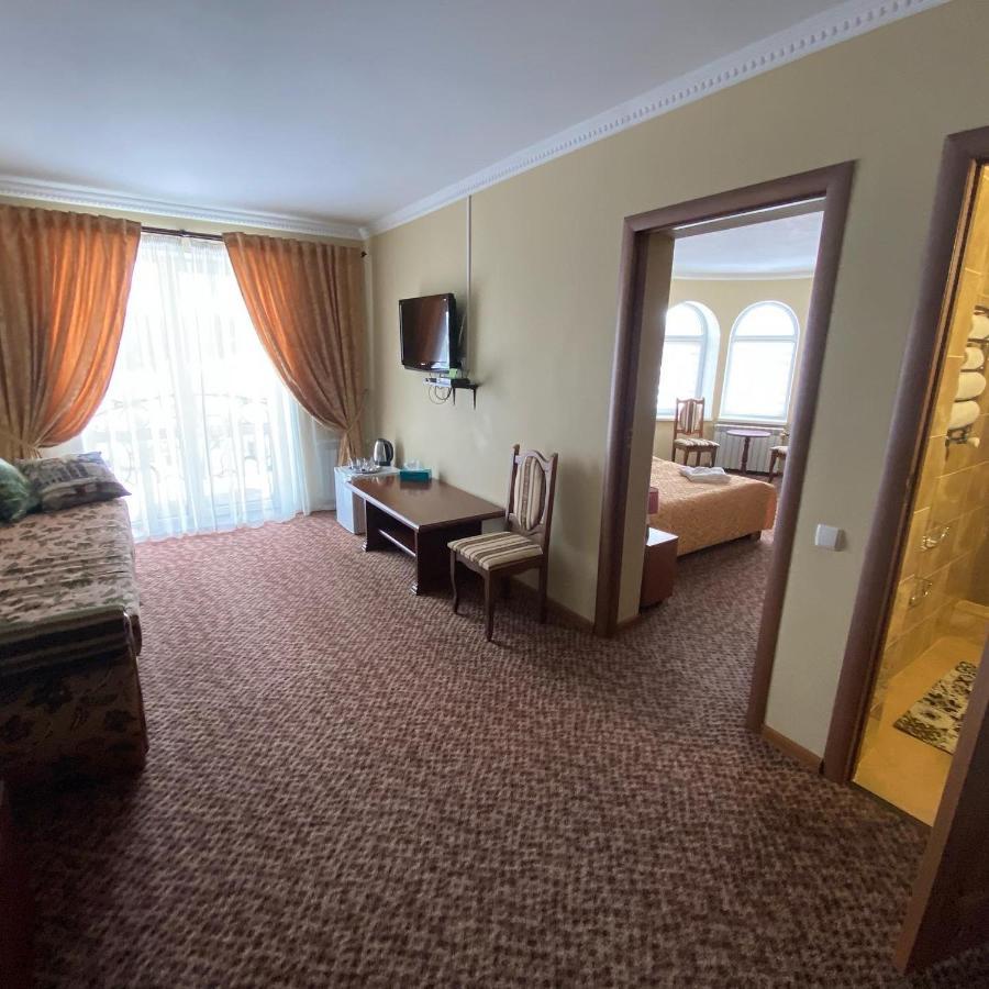 Hotel Three Korony Skhidnytsia Ngoại thất bức ảnh