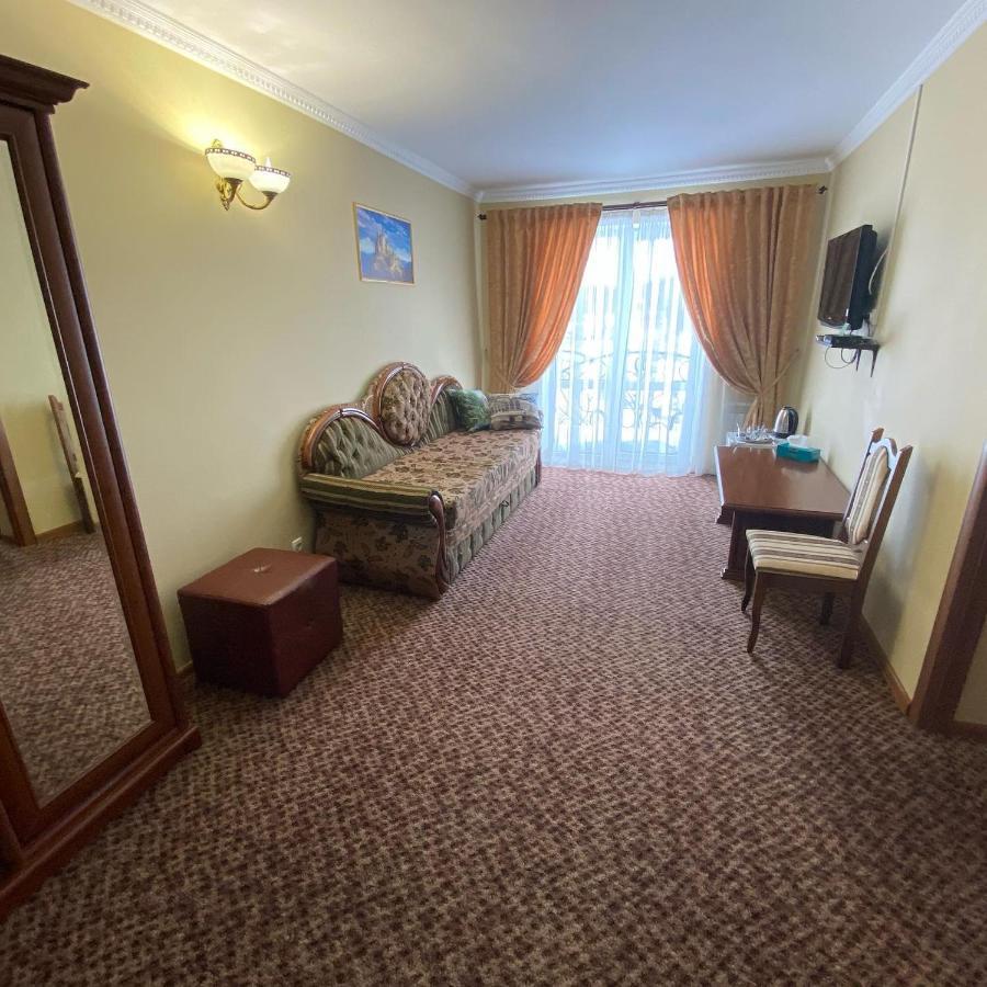 Hotel Three Korony Skhidnytsia Ngoại thất bức ảnh