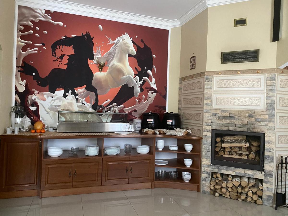 Hotel Three Korony Skhidnytsia Ngoại thất bức ảnh