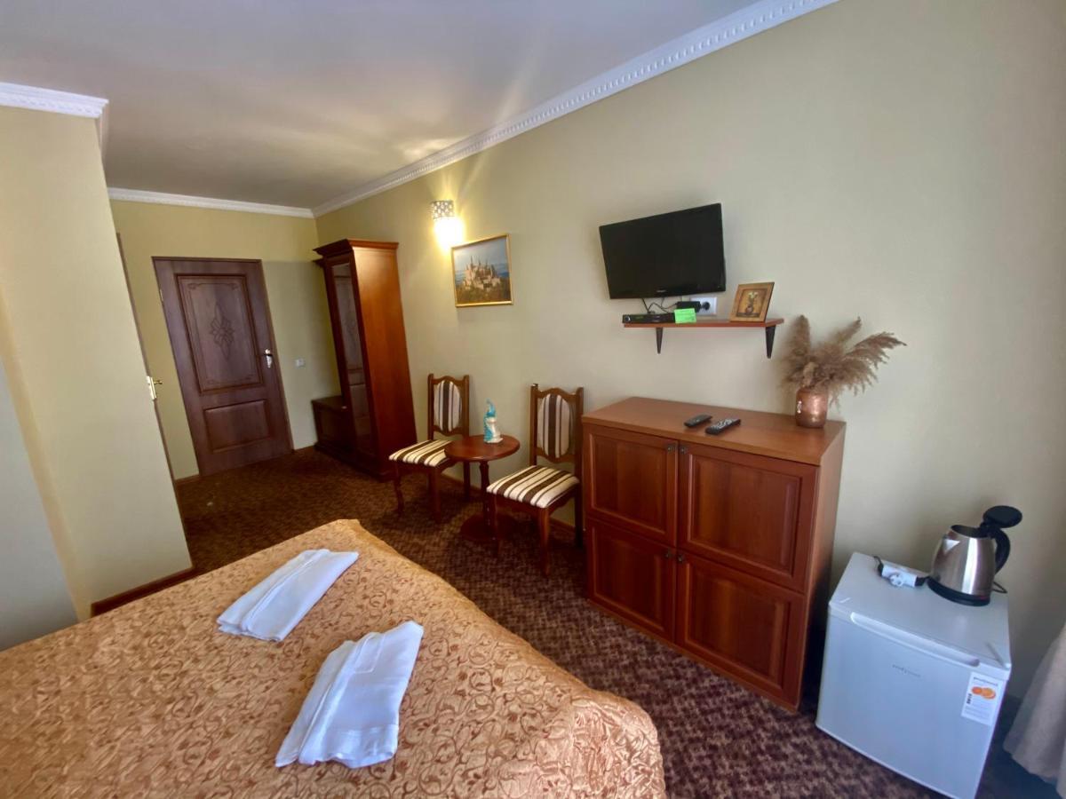 Hotel Three Korony Skhidnytsia Ngoại thất bức ảnh