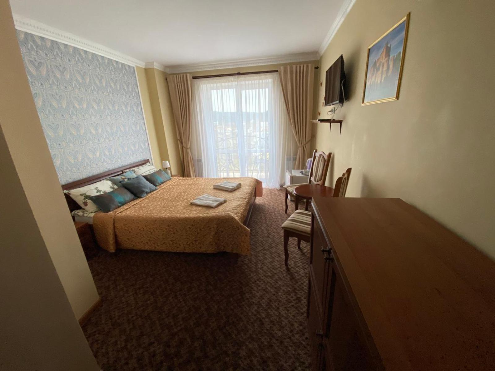 Hotel Three Korony Skhidnytsia Ngoại thất bức ảnh