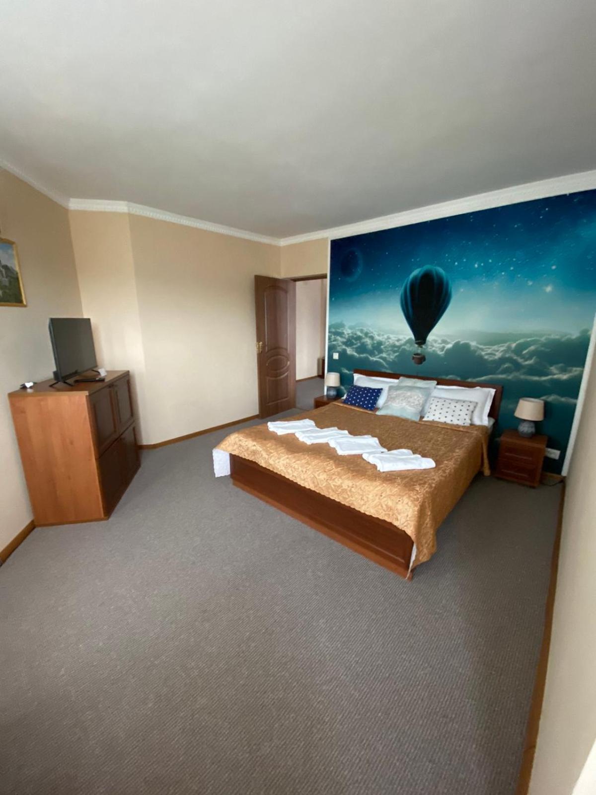 Hotel Three Korony Skhidnytsia Ngoại thất bức ảnh