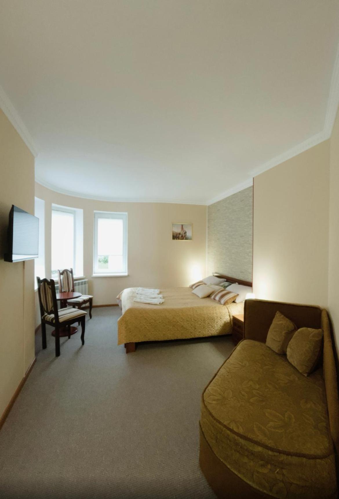 Hotel Three Korony Skhidnytsia Ngoại thất bức ảnh