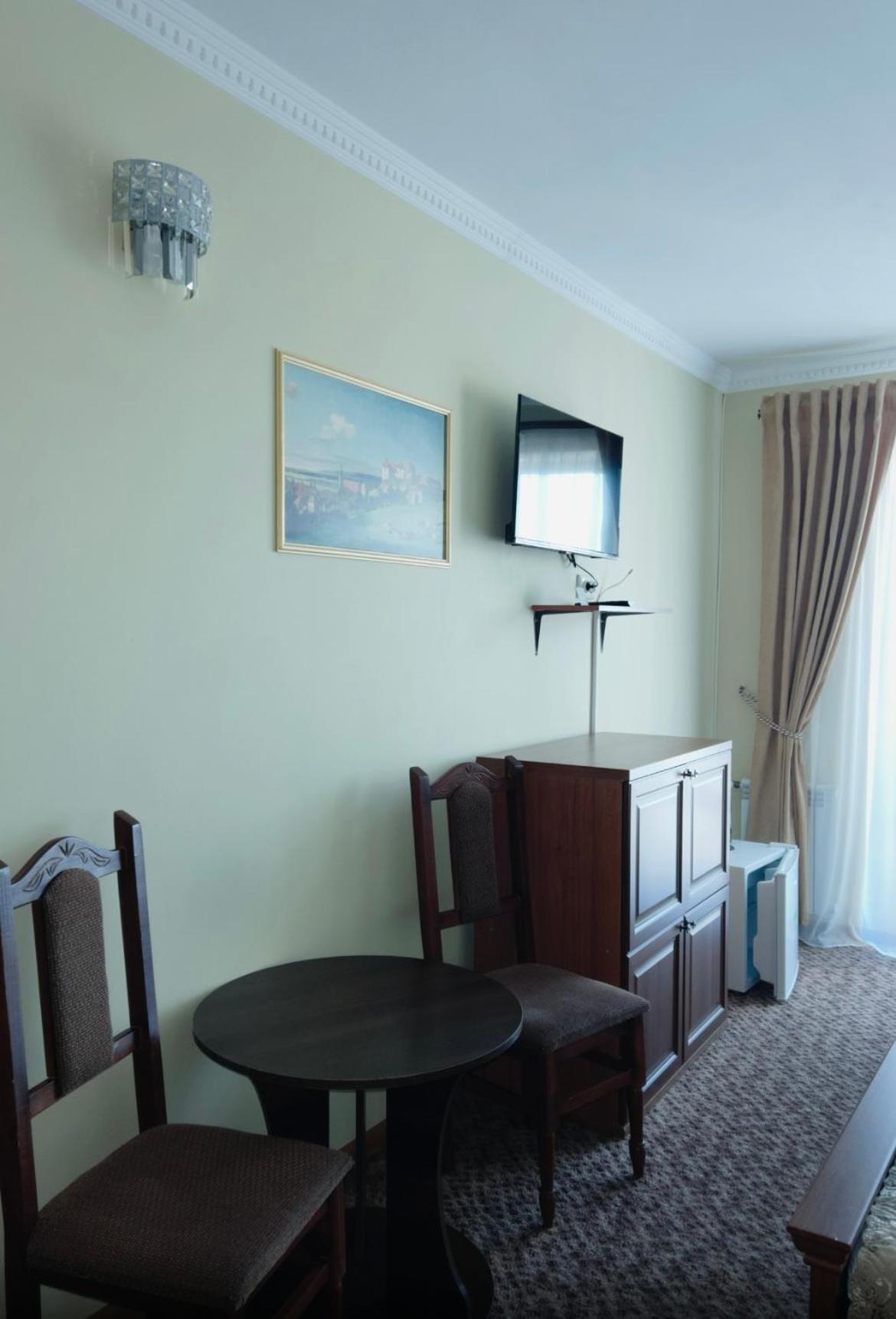 Hotel Three Korony Skhidnytsia Ngoại thất bức ảnh