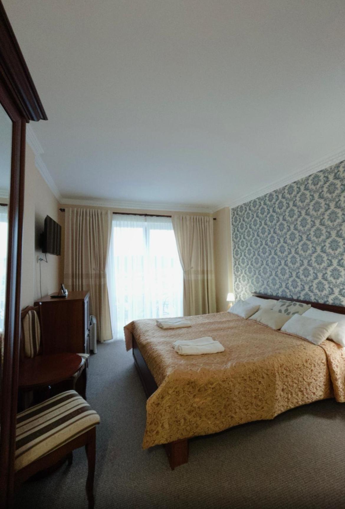 Hotel Three Korony Skhidnytsia Ngoại thất bức ảnh
