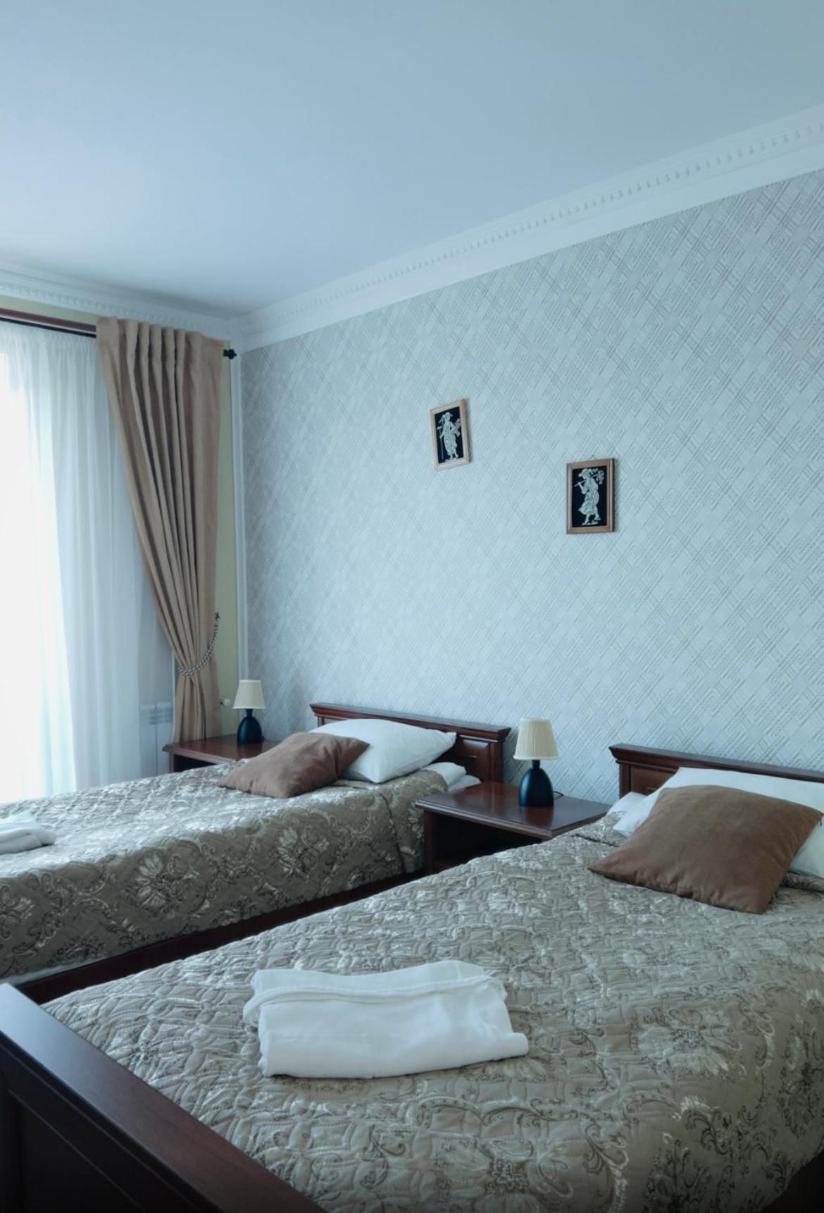 Hotel Three Korony Skhidnytsia Ngoại thất bức ảnh
